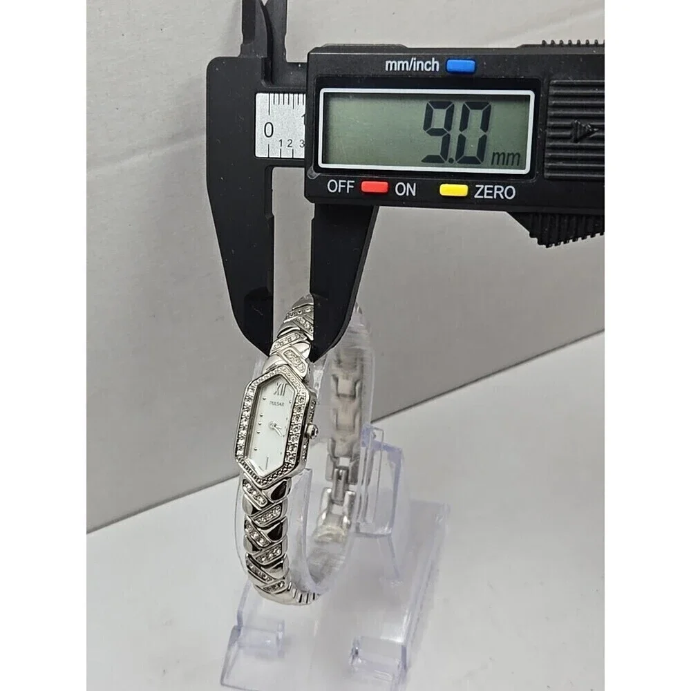 Pulsar 1N00 X204 Ladies Hexagon Crystal Accent MOP Dial Quartz Watch New Battery
